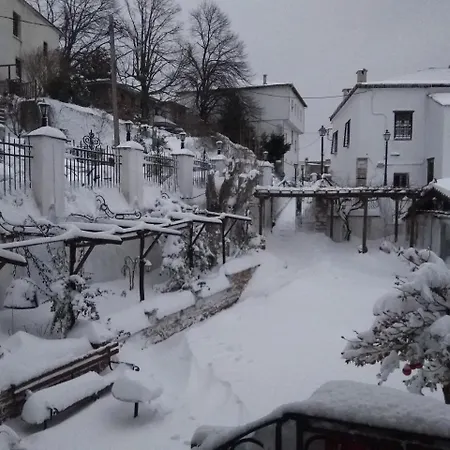 Archontiko Kantartzi מלון